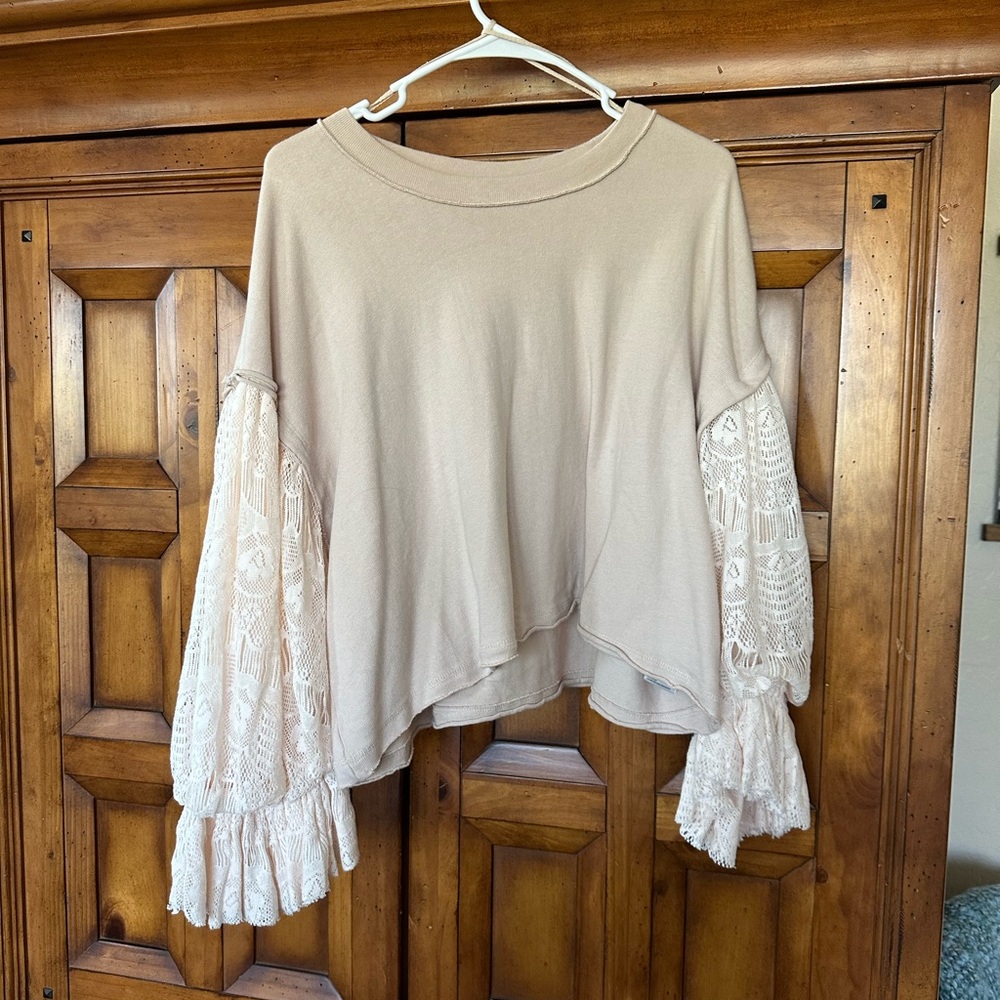 We the Free Elegant Cream Lace Sleeve Women's Top